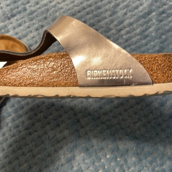 Birkenstock Gizeh, Metallic Silver, Patent Leather, Euro size 40, US size 9- 9.5 - Picture 9 of 14